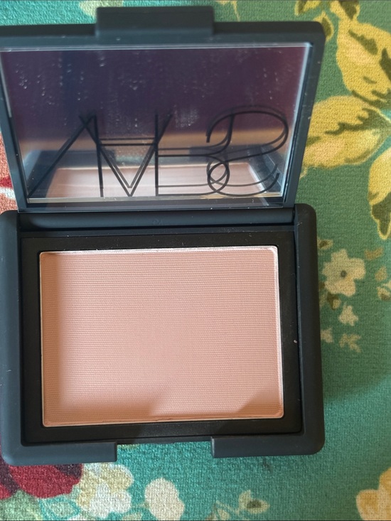 NARS Other - NARS Powder Blush in Shade Behave, NIB